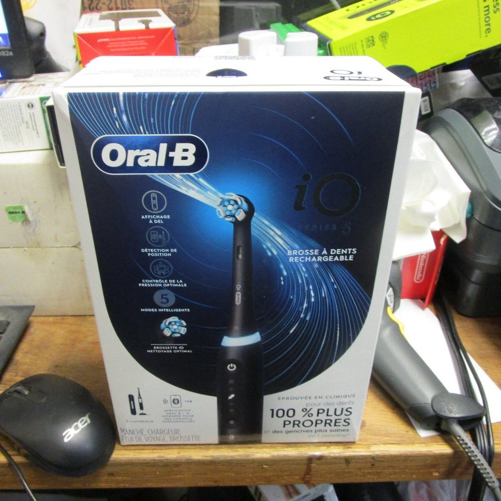 Oral-B iO Series 5 Electric Toothbrush - Black